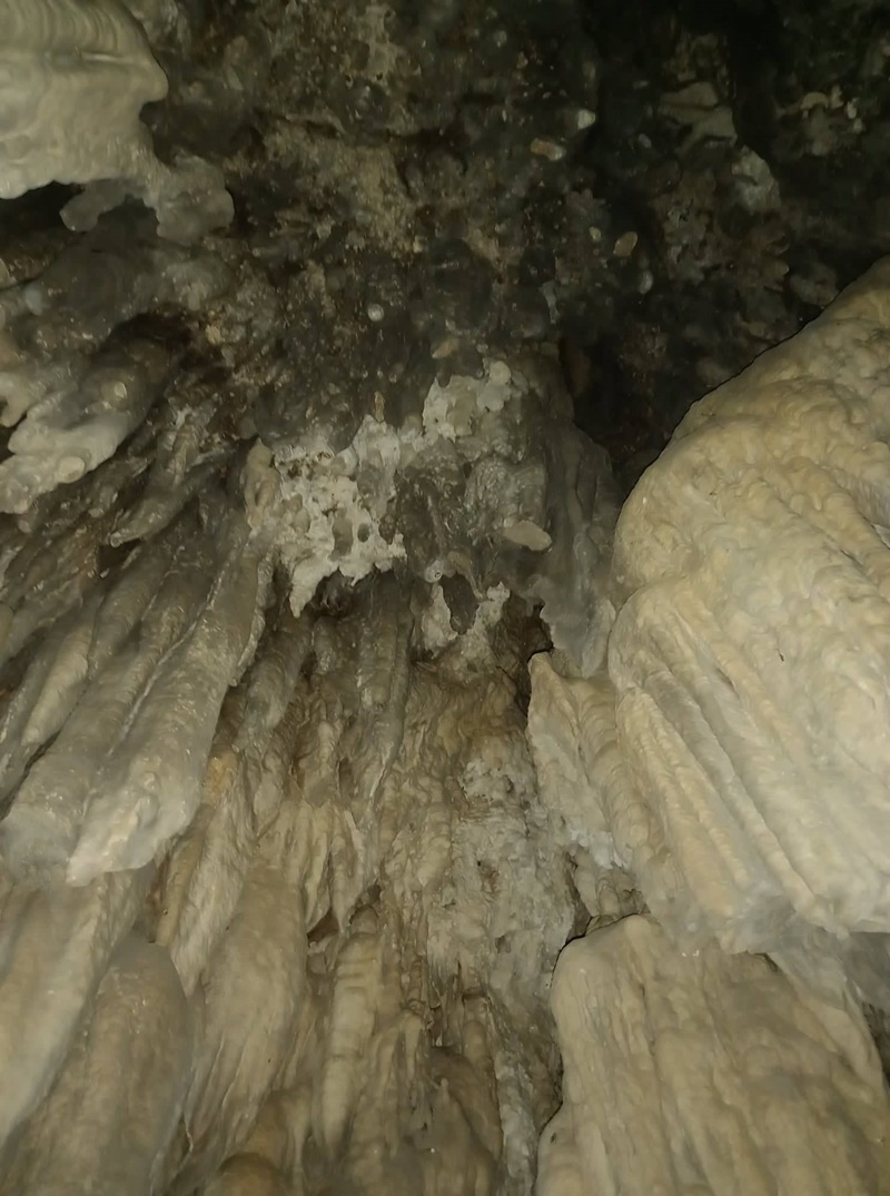 Ανακαλύφθηκε εντυπωσιακό σπήλαιο με σταλακτίτες στη Νότια Μεσσηνία 16