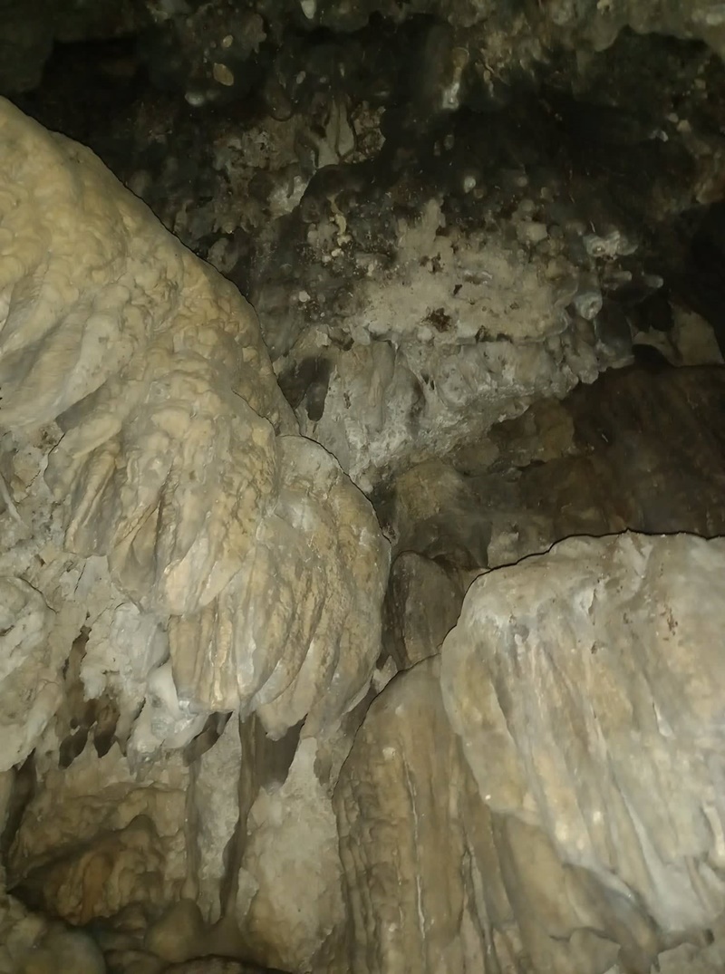 Ανακαλύφθηκε εντυπωσιακό σπήλαιο με σταλακτίτες στη Νότια Μεσσηνία 17
