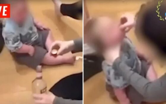  Σοκ βίντεο που δείχνει γονείς να «κερνούν» σφηνάκια βότκας το μωρό τους