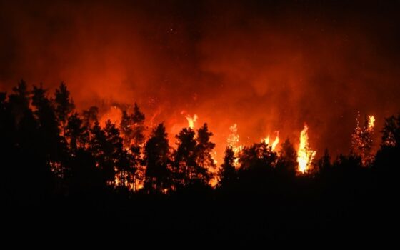Μάχη με τις φλόγες σε Κέρκυρα, Κορινθία και Ηλεία