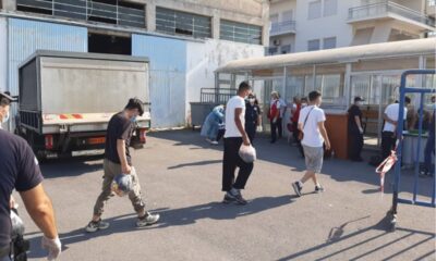 ο δήμος καλαμάτας πρόσφερε βοήθεια στους 29 αλλοδαπούς που εντοπίστηκαν ανοιχτά του μεσσηνιακού κόλπου 35