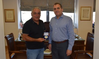 συναντήθηκε ο δήμαρχος με τον πρόεδρο του επαγγελματικού επιμελητηρίου αθηνών 67