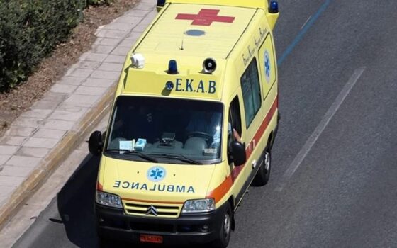 Σε σοβαρή κατάσταση δύο ανήλικοι που παρασύρθηκαν σε τροχαία ατυχήματα στη Θεσσαλονίκη