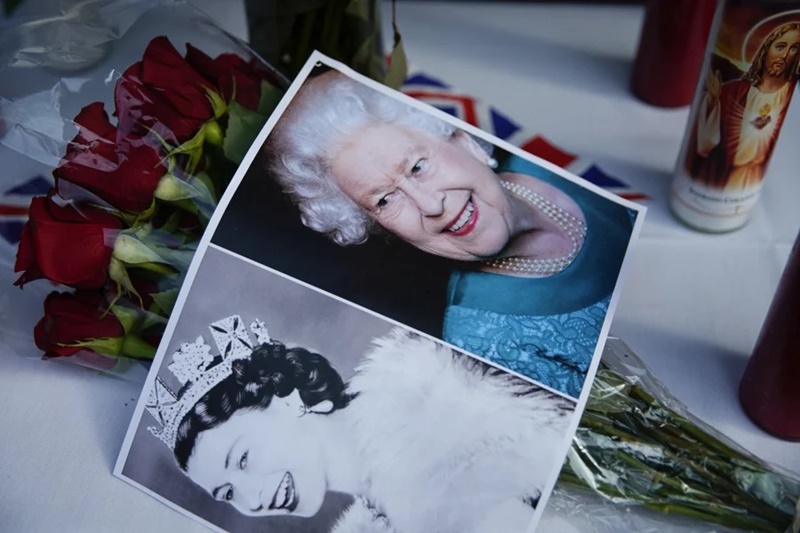 Παγκόσμια θλίψη έχει προκαλέσει ο Θάνατος της Βασίλισσας Ελισάβετ: Απευθείας εικόνα από το παλάτι του Μπάκιγχαμ 1