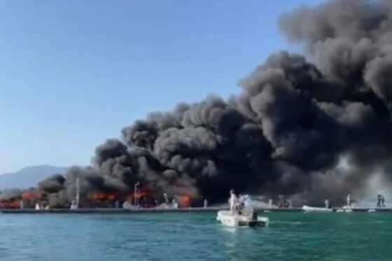 Συναγερμός στην Μαρίνα Γουβιών στην Κέρκυρα, καίγονται τέσσερα ιστιοπλοϊκά σκάφη