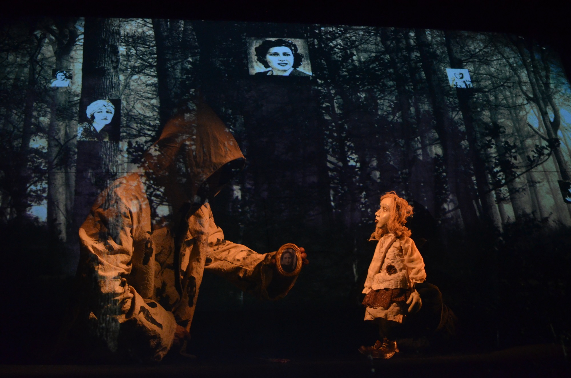 Πειραματική Σκηνή Καλαμάτας: Νέα παράσταση "ΡΕΜΠΕΤΙΚΟ" ζωντανεύει με μαγικό τρόπο την ιστορία της Ρεμπέτικης μουσικής 8