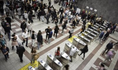 Τέλος στα χάρτινα εισιτήρια στα ΜΜΜ -Η τραπεζική κάρτα θα «ανοίγει» τις μπάρες 38