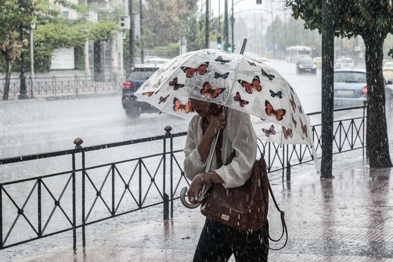 Έκτακτο δελτίο επιδείνωσης του καιρού, ποιες περιοχές θα «χτυπήσει», live η πορεία της κακοκαιρίας 1