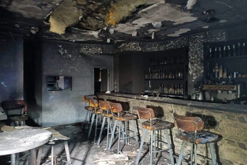 Έκρηξη βόμβας σε καφετέρια στο Περιστέρι – Καταστράφηκε ολοσχερώς το κατάστημα 1