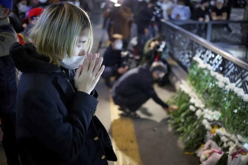 Νότια Κορέα: Οργή κατά των Αρχών για τη διαχείριση - Θρήνος για τα θύματα της τραγωδίας του Χάλογουιν 1