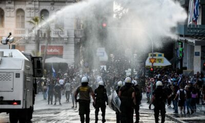 Με μολότοφ και χημικά σε Αθήνα και Θεσσαλονίκη μετά τις πορείες της Απεργίας 42