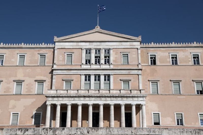 14χρονος πήγε να μπει με μαχαίρι την ώρα μαθητικής επίσκεψης στην Βουλή 7