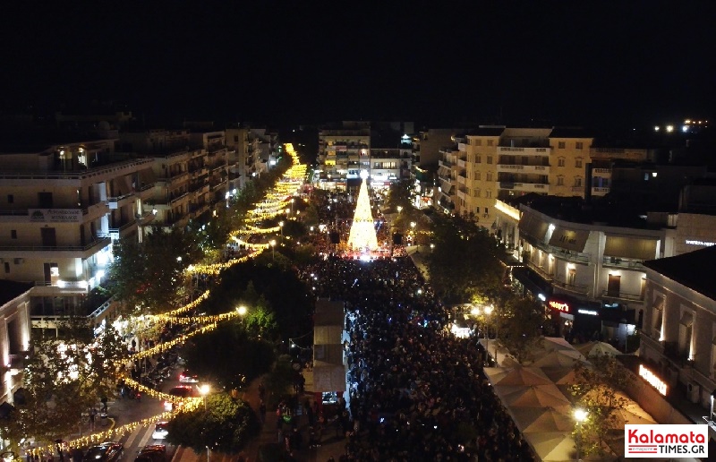 Πλήθος κόσμου στη φωταγώγηση του Χριστουγεννιάτικου δέντρου στην Καλαμάτα (photos+video) 26