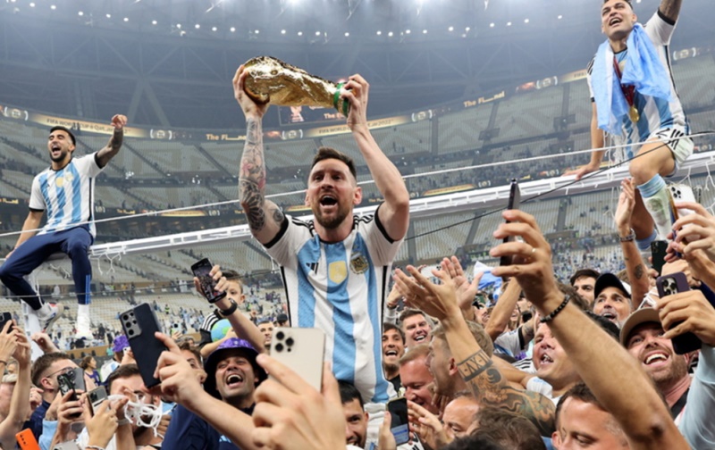Μουντιάλ 2022: Έτσι γιόρτασε ο Μέσι και όλη η Αργεντινή την κατάκτηση του Παγκοσμίου Κυπέλλου 3