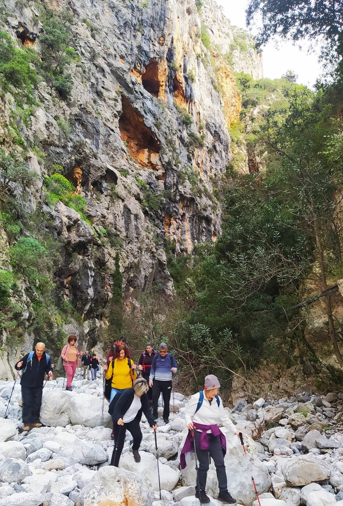 Στα μανιάτικα καλντερίμια από το Εξωχώρι έως την Καρδαμύλη περπάτησε ο Ευκλής Καλαμάτας 2