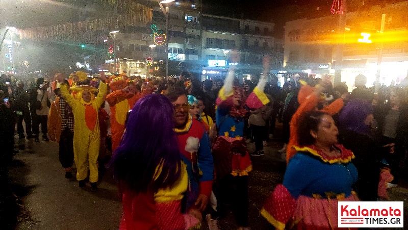 Καλαματιανό Καρναβάλι 2023: Νυχτερινή παρέλαση γεμάτη χρώματα και κέφι (photos+video) 63