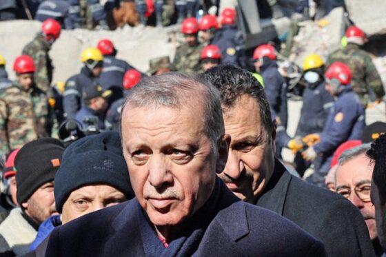 Τουρκία: Αντιμέτωπος με την οργή σεισμοπαθών ο Ερντογάν ‑ «Ντροπή σας!»