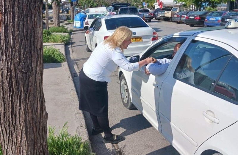 Ο αθέμιτος ανταγωνισμός, βασικό πρόβλημα των ιδιοκτητών και οδηγών ταξί Καλαμάτας που συνάντησε η Πιπίνα Κουμάντου 4