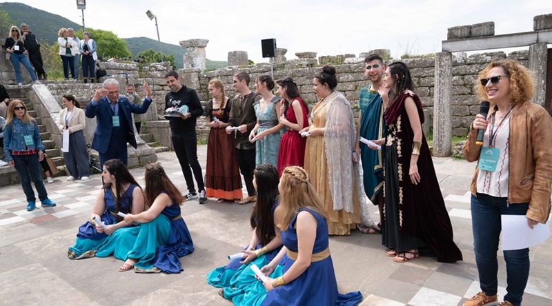 «Hλέκτρα» του Σοφοκλή από την θεατρική σχολή Cía de Teatro Noite Bohemia, από την Κορούνια της Ισπανίας στην Αρχαία Μεσσήνη. 8