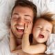 Οι μπαμπάδες ασχολούνται με τα παιδιά 3 φορές περισσότερο από τους δικούς τους μπαμπάδες 5