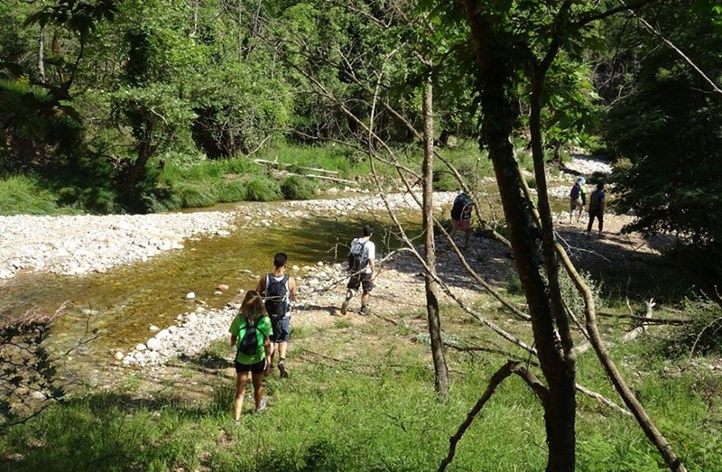 Δροσερή ποταμοδιάσχιση στο φαράγγι Αντρωνίου για τους φυσιολάτρες του ΕΥΚΛΗ 7
