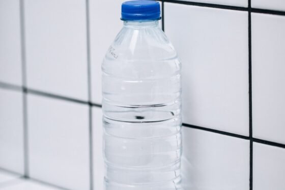 Γιατί δεν πρέπει να ξαναγεμίζουμε τα πλαστικά μπουκάλια