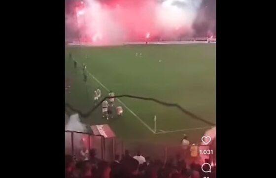Βίντεο ντοκουμέντο: Η στιγμή που η κροτίδα σκάει στο γήπεδο και ο Χουάνκαρ πέφτει στο έδαφος