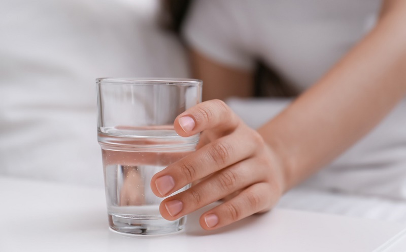 Νερό: 7 λόγοι να πιεις δυο ποτήρια μόλις ξυπνήσεις το πρωί 1