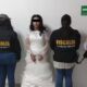 Συνελήφθησαν νύφη και γαμπρός την ημέρα του γάμου τους – Με χειροπέδες και νυφικό σε κελί 8