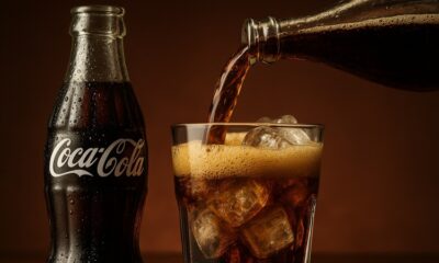 Ο Αιώνιος Μύθος της Coca-Cola: Η Μυστική Συνταγή, οι Θρύλοι και η Παγκόσμια Λατρεία 20