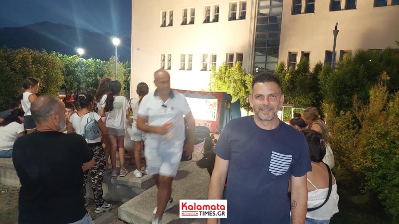 Ενθουσίασε μικρούς και μεγάλους η παράσταση Καραγκιόζη στο Υπαίθριο Αμφιθέατρο του Νέου Δημαρχείου 13