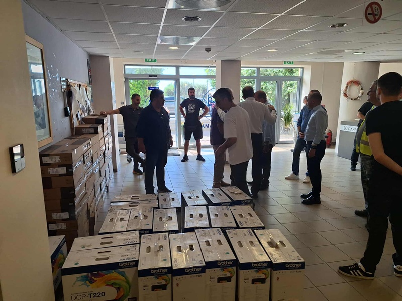 Ανώνυμος δωρητής προσέφερε 65 φορητούς υπολογιστές και 20 εκτυπωτές στον Δήμο Καλαμάτας 7