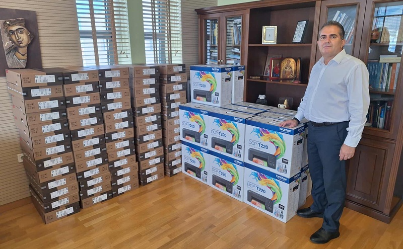 Ανώνυμος δωρητής προσέφερε 65 φορητούς υπολογιστές και 20 εκτυπωτές στον Δήμο Καλαμάτας 6