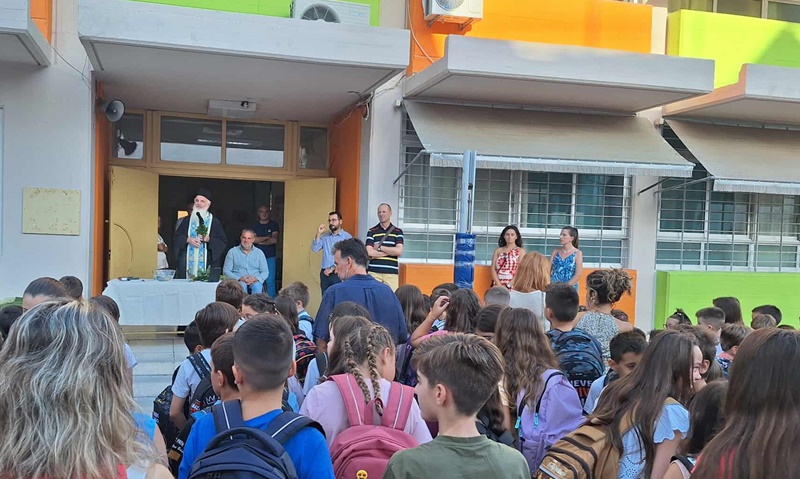 Με τον καθιερωμένο αγιασμό άρχισε η νέα σχολική χρονιά 2025-26 3