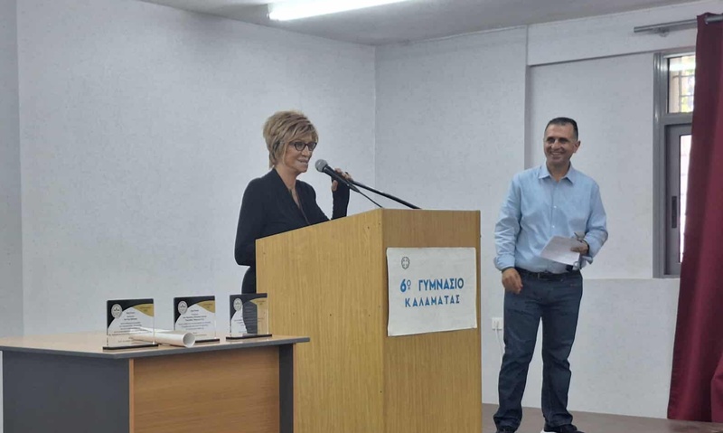 Τιμήθηκε Ομογενής για δωρεά στο 6ο Γυμνάσιο Καλαμάτας 7