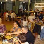 «Η Ποικιλία» άναψε φωτιές στην Καλαμάτα – Εντυπωσιακά εγκαίνια με γεύσεις στα κάρβουνα! 50