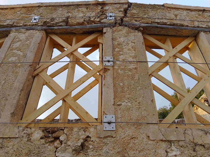 Ολοκληρώθηκαν οι στερεωτικές εργασίες διάσωσης του Διατηρητέου Δημοτικού Σχολείου Κάτω Αμπελοκήπων 10