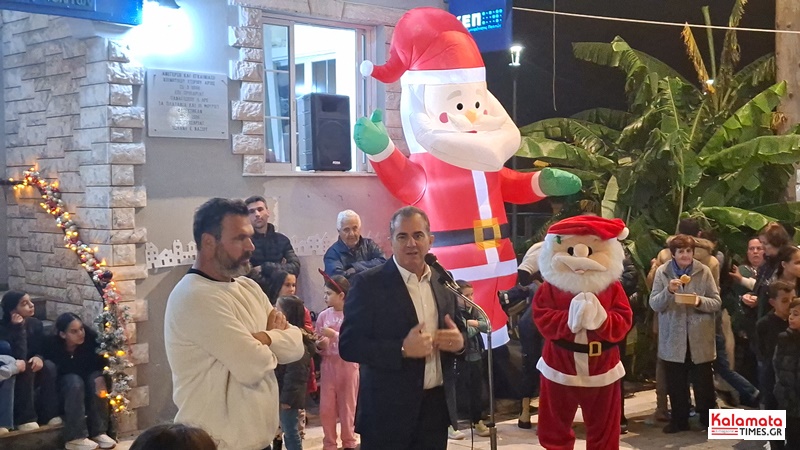 Σε γιορτινό κλίμα η φωταγώγηση του Χριστουγεννιάτικου Δέντρου στην Κοινότητα Άριος 15