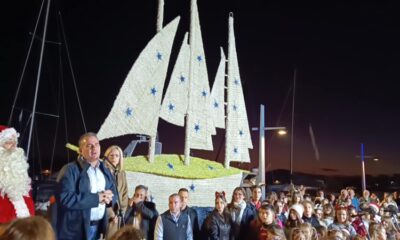 Φωταγώγηθηκε το Χριστουγεννιάτικο καράβι στο λιμάνι της Καλαμάτας 23