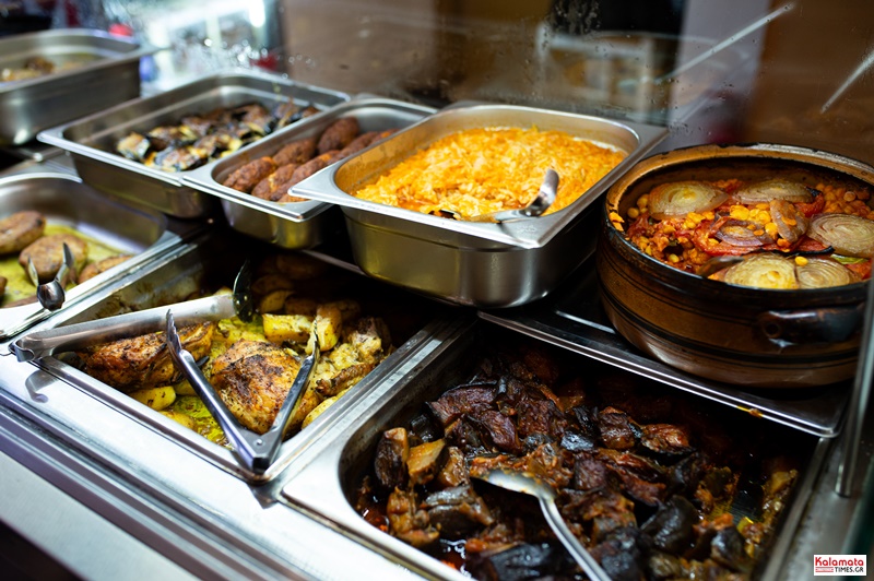 «Με τα Κρεμμυδάκια»: Η ελληνική παράδοση και η διαχρονική αξία του σπιτικού φαγητού 13 «Με τα Κρεμμυδάκια»: Η ελληνική παράδοση και η διαχρονική αξία του σπιτικού φαγητού 8