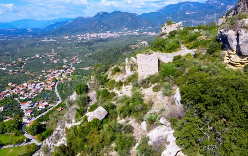 Ε.Ο.Σ. Καλαμάτας: Πεζοπορία στα Αρφαρά και στο Κάστρο Πηδήματος 1