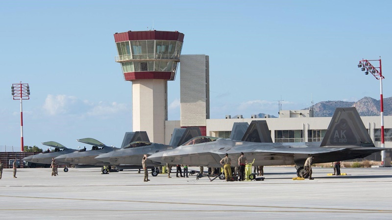 Κλείνει η βάση στη Σούδα 1