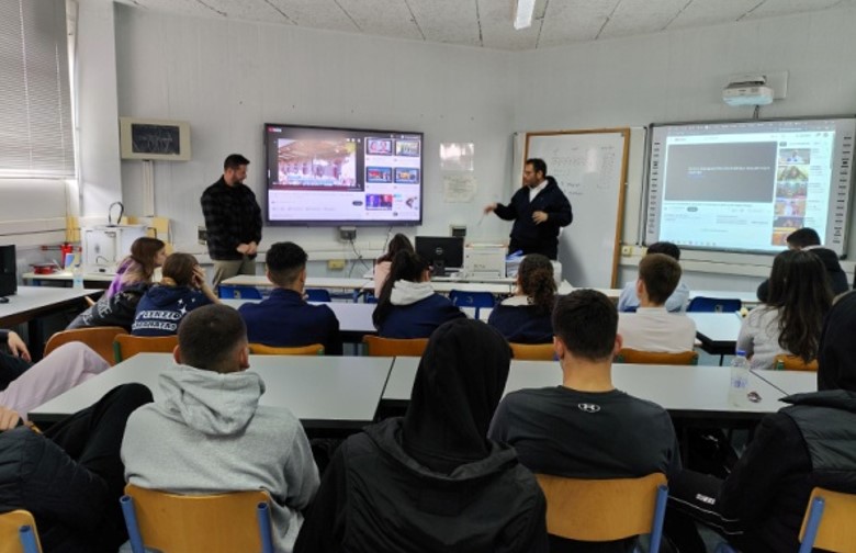 «Καλλιεργώντας Κριτικούς Αναγνώστες»: Πιλοτικό πρόγραμμα στο 5ο ΓΕΛ Καλαμάτας ενισχύει τη δημοσιογραφική παιδεία των μαθητών 9