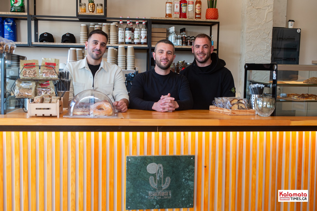 Cactoa Street Coffee: Όταν το πάθος τριών φίλων γίνεται εμπειρία καφέ στην πόλη 13