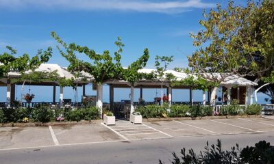 Τα «Καβουράκια» στη Μικρή Μαντίνεια: Στέκι με ιστορία, γεύσεις θάλασσας και αυθεντική καλοκαιρινή εμπειρία 4