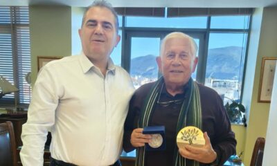 Συνάντηση Βασιλόπουλου – Κουτσούλη στο Δημαρχείο Καλαμάτας με ανταλλαγή ευχών και συμβολική απονομή 10