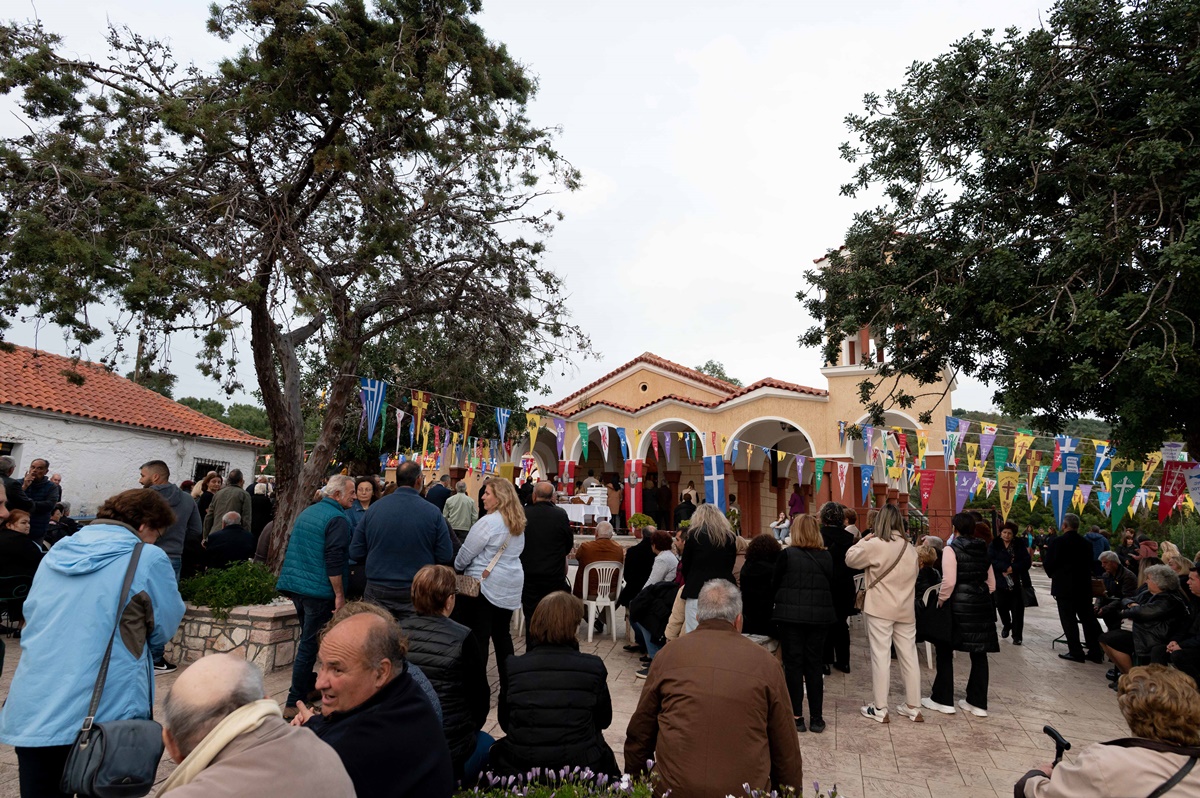 Πλήθος πιστών στον Εσπερινό της Ζωοδόχου Πηγής στην Σγράπα Μεσσηνίας 10