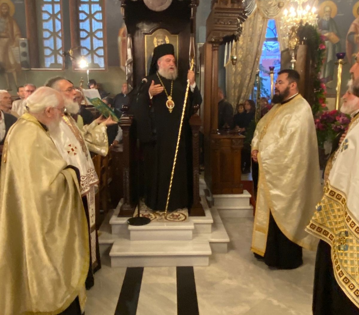 Με λαμπρότητα ο Εσπερινός της Αναλήψεως και των Αγίων Κωνσταντίνου και Ελένης στην Καλαμάτα 27 Με λαμπρότητα ο Εσπερινός της Αναλήψεως και των Αγίων Κωνσταντίνου και Ελένης στην Καλαμάτα 16