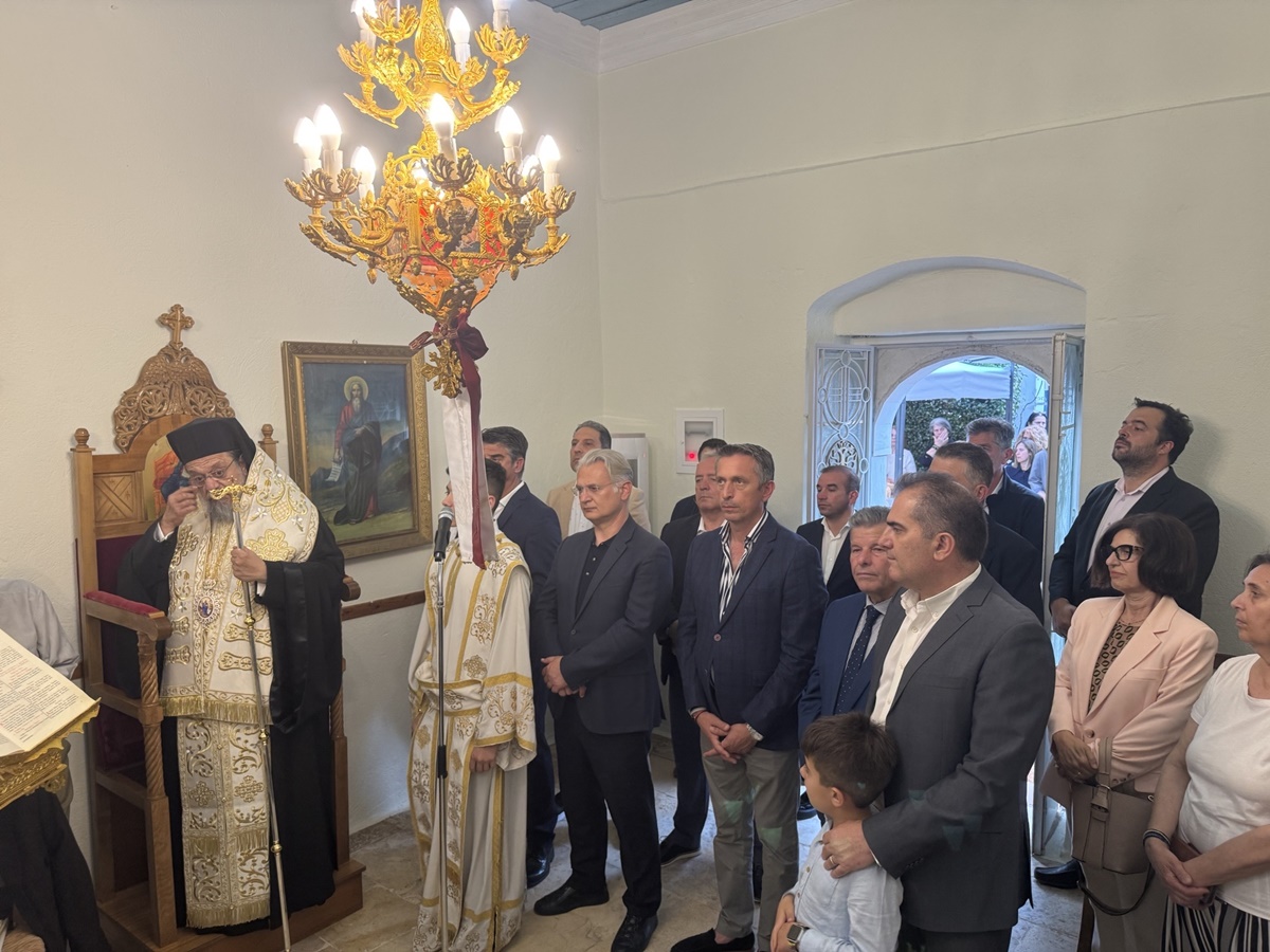Με λαμπρότητα ο Εσπερινός της Αναλήψεως και των Αγίων Κωνσταντίνου και Ελένης στην Καλαμάτα 30 Με λαμπρότητα ο Εσπερινός της Αναλήψεως και των Αγίων Κωνσταντίνου και Ελένης στην Καλαμάτα 19