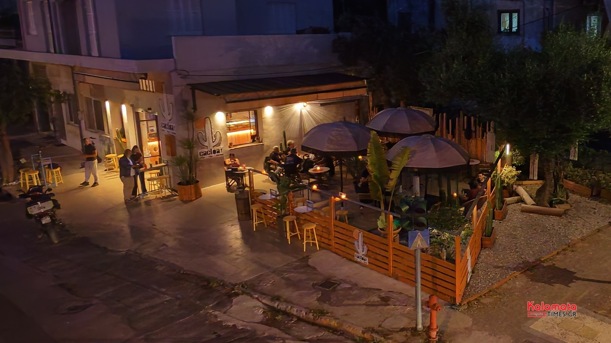 Cactoa Street Coffee: Το νέο spot στην Καλαμάτα φέρνει και take away cocktails 26 Cactoa Street Coffee: Το νέο spot στην Καλαμάτα φέρνει και take away cocktails 15
